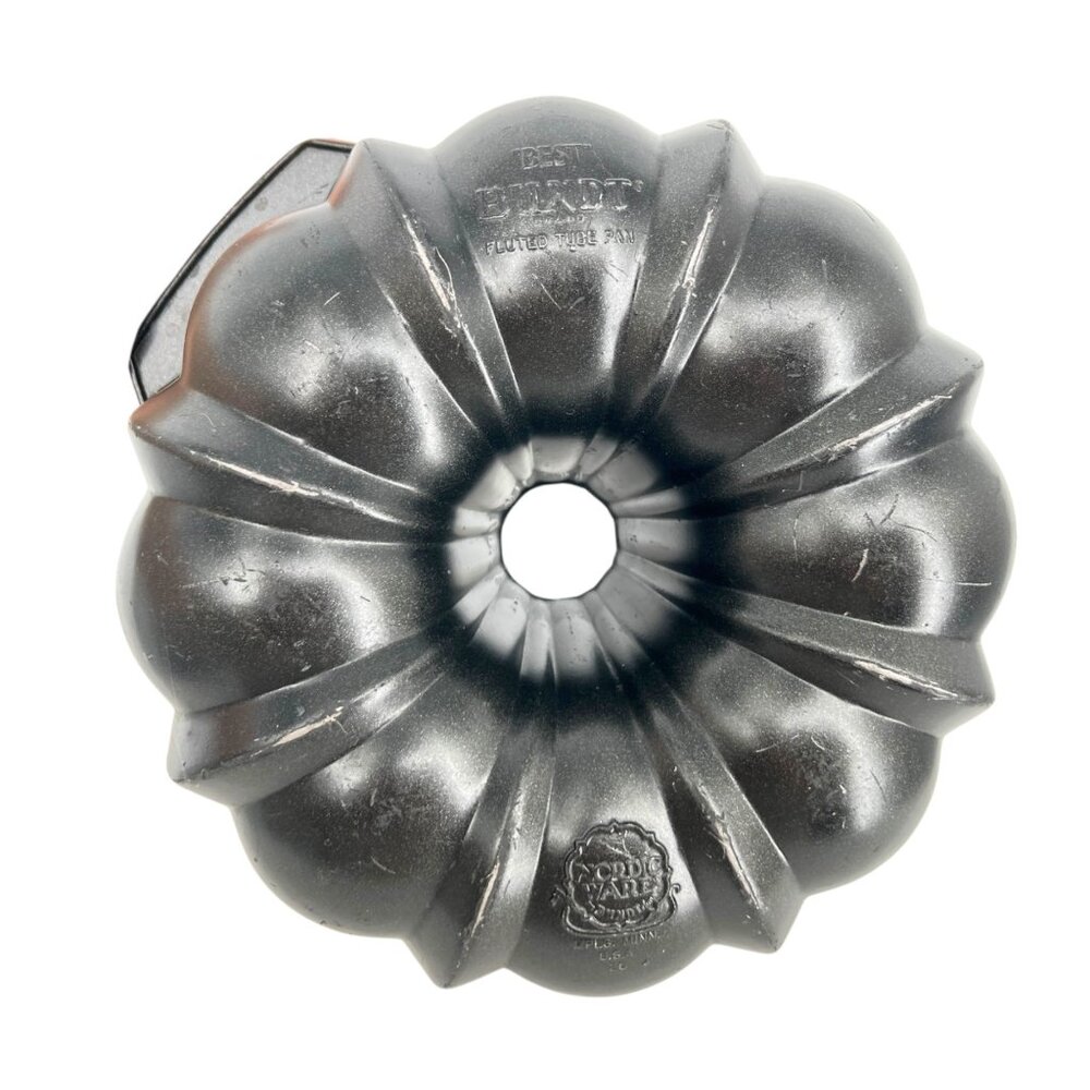 Nordic Ware Best Bundt Fluted Tube Pan 11" Cast Aluminum Black Baking Mold